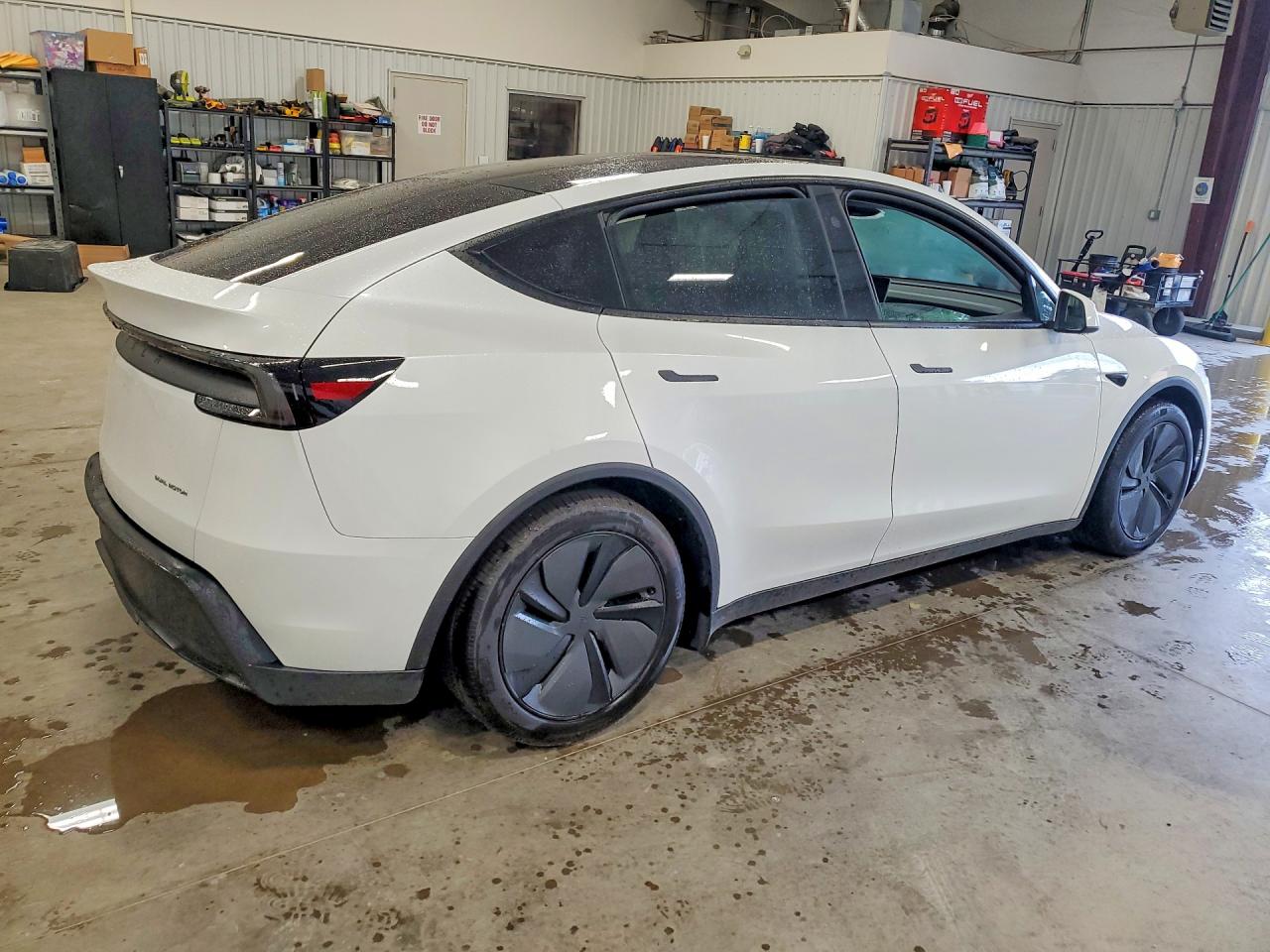 2026 TESLA MODEL Y