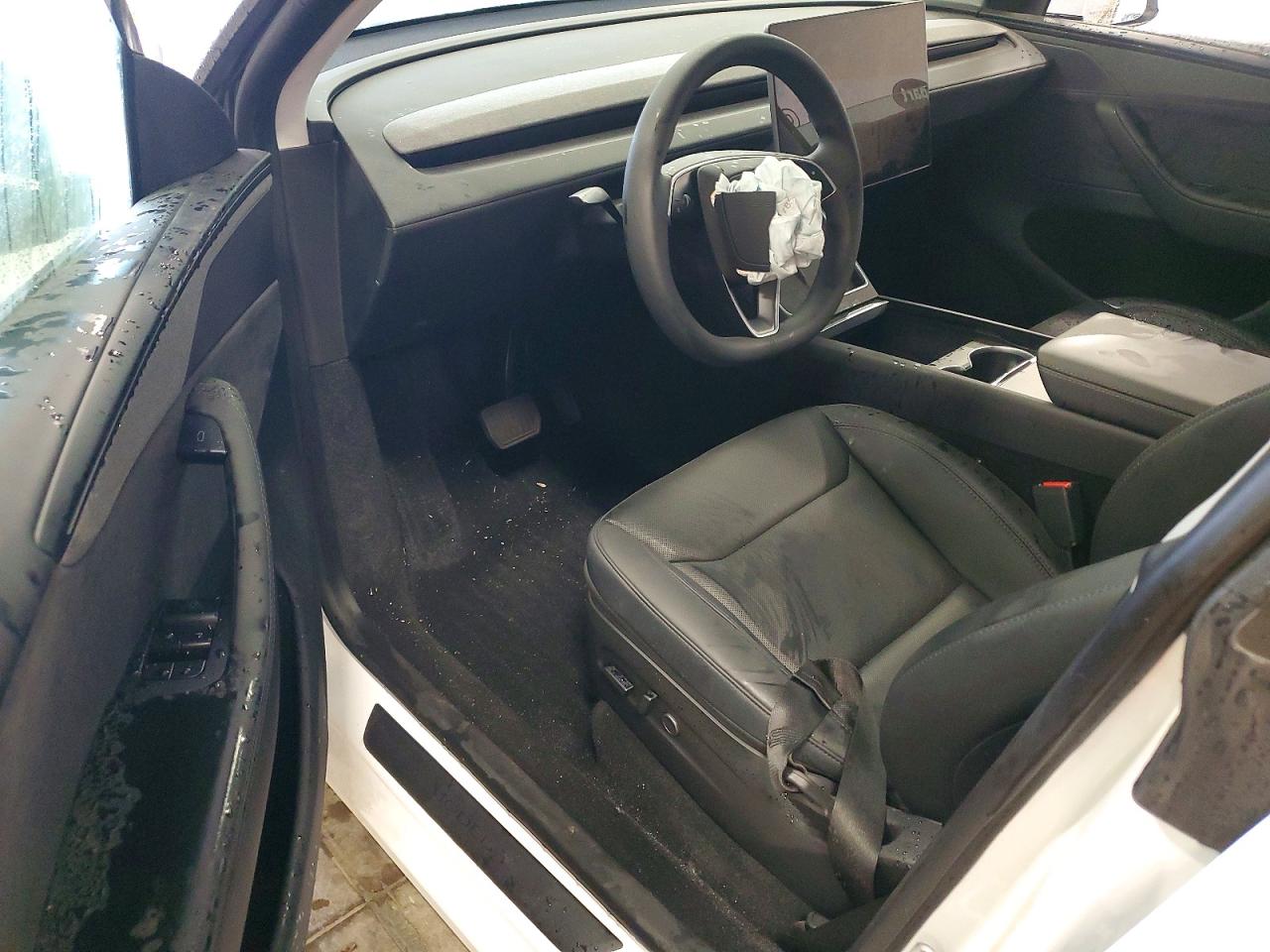 2026 TESLA MODEL Y