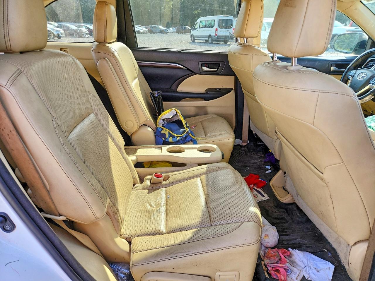 2016 TOYOTA HIGHLANDER