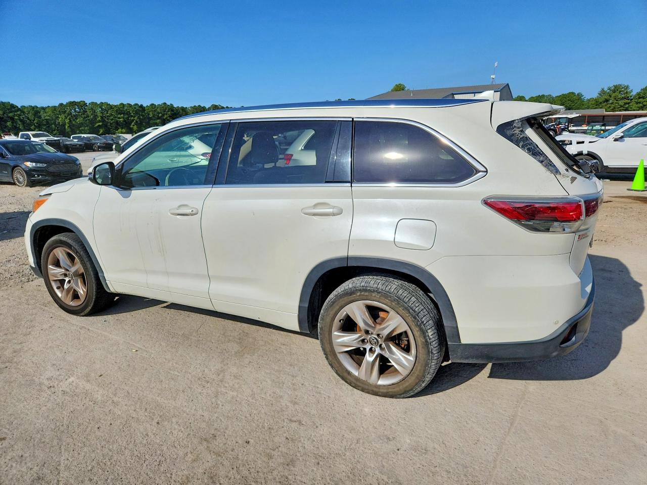 2016 TOYOTA HIGHLANDER