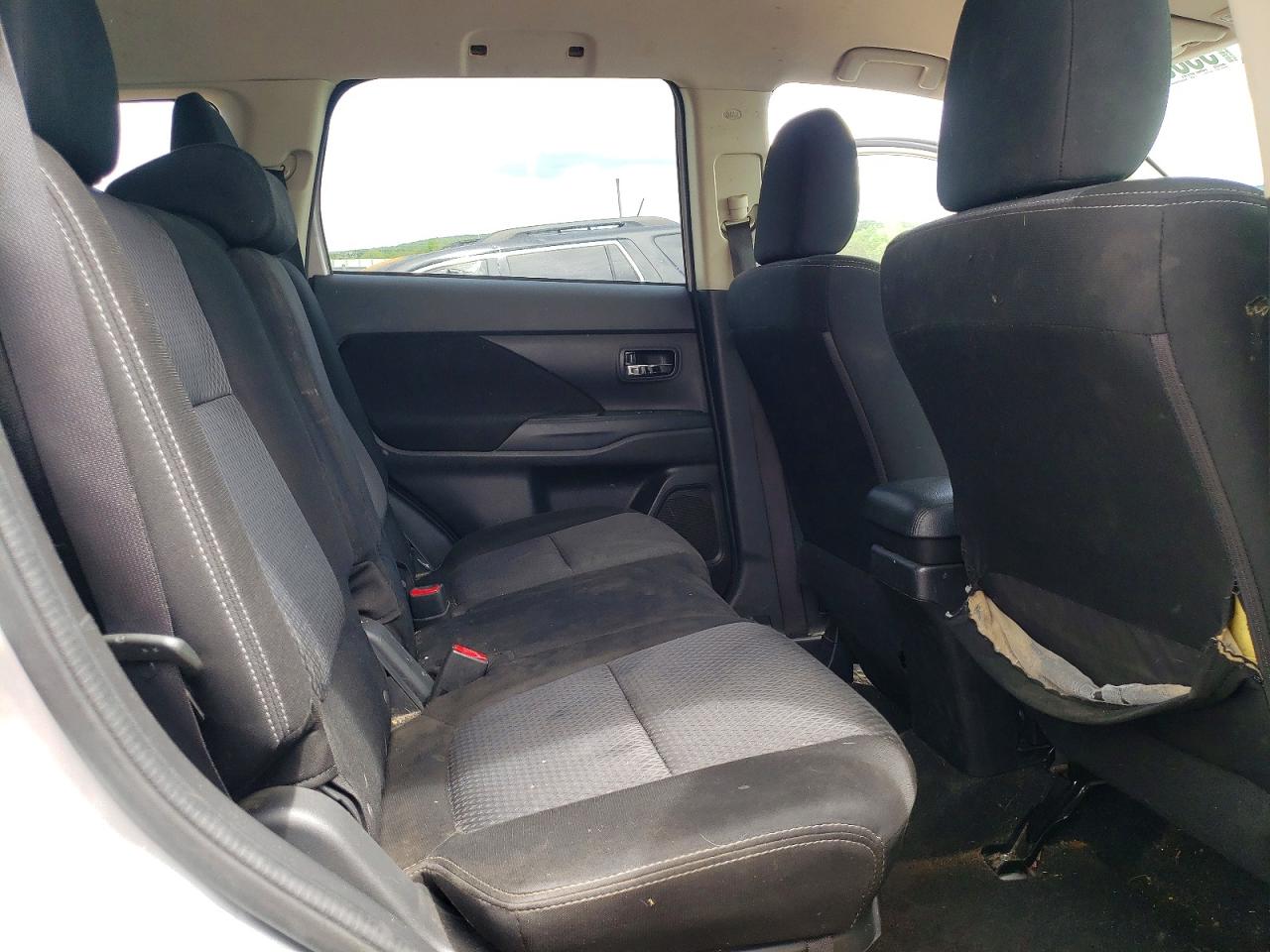 2018 MITSUBISHI OUTLANDER