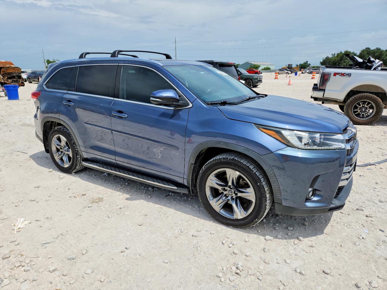 2019 TOYOTA HIGHLANDER