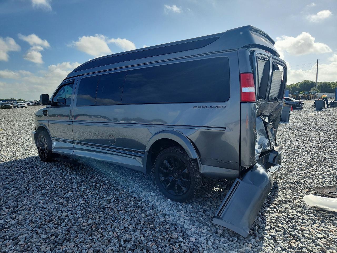 2023 GMC SAVANA