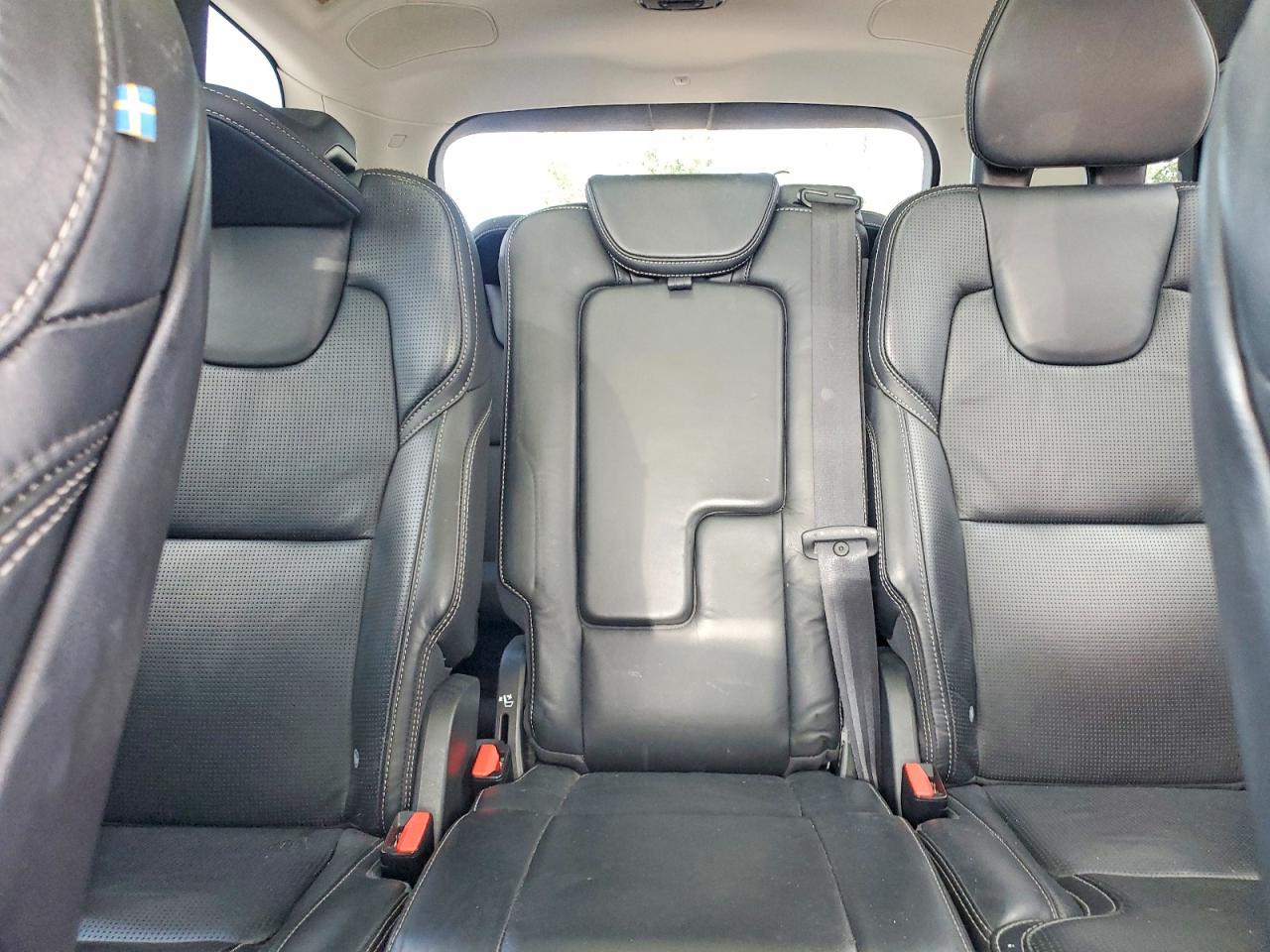 2019 VOLVO XC90