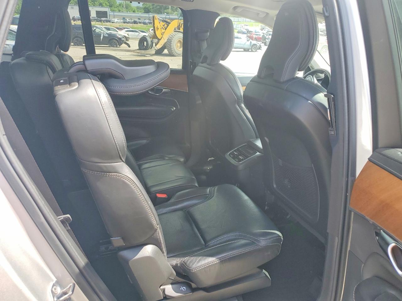 2019 VOLVO XC90