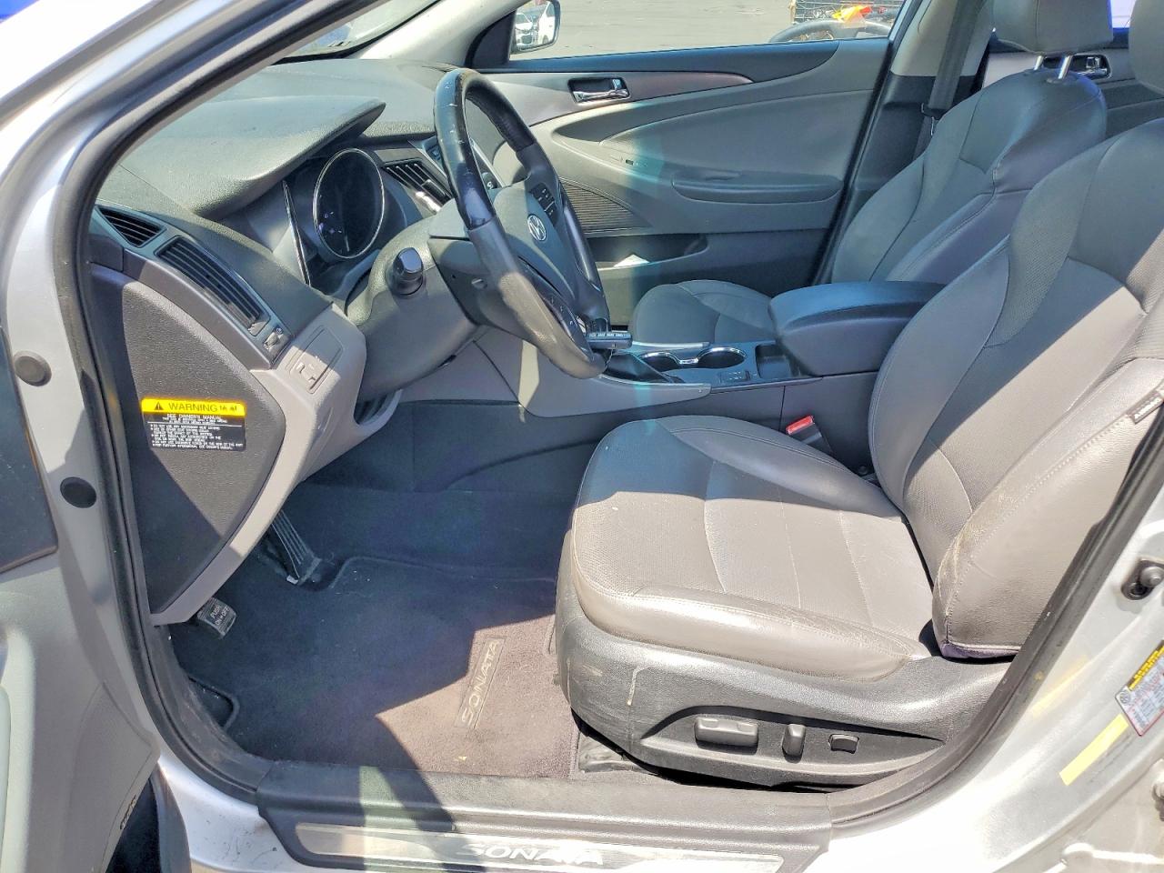 2011 HYUNDAI SONATA