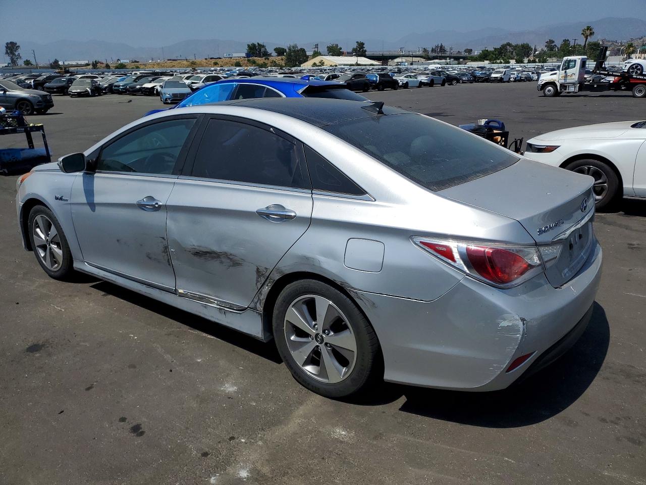 2011 HYUNDAI SONATA