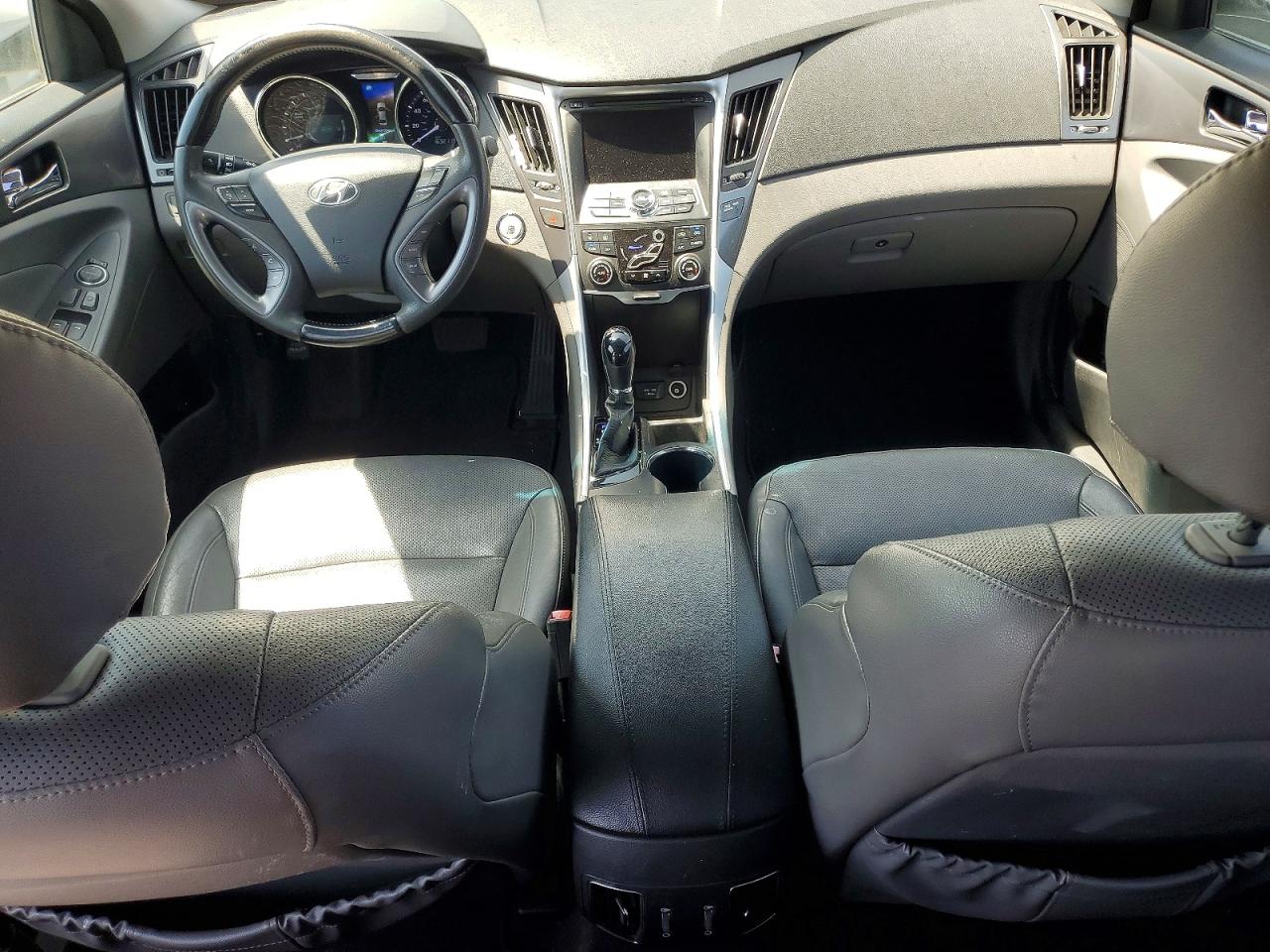 2011 HYUNDAI SONATA