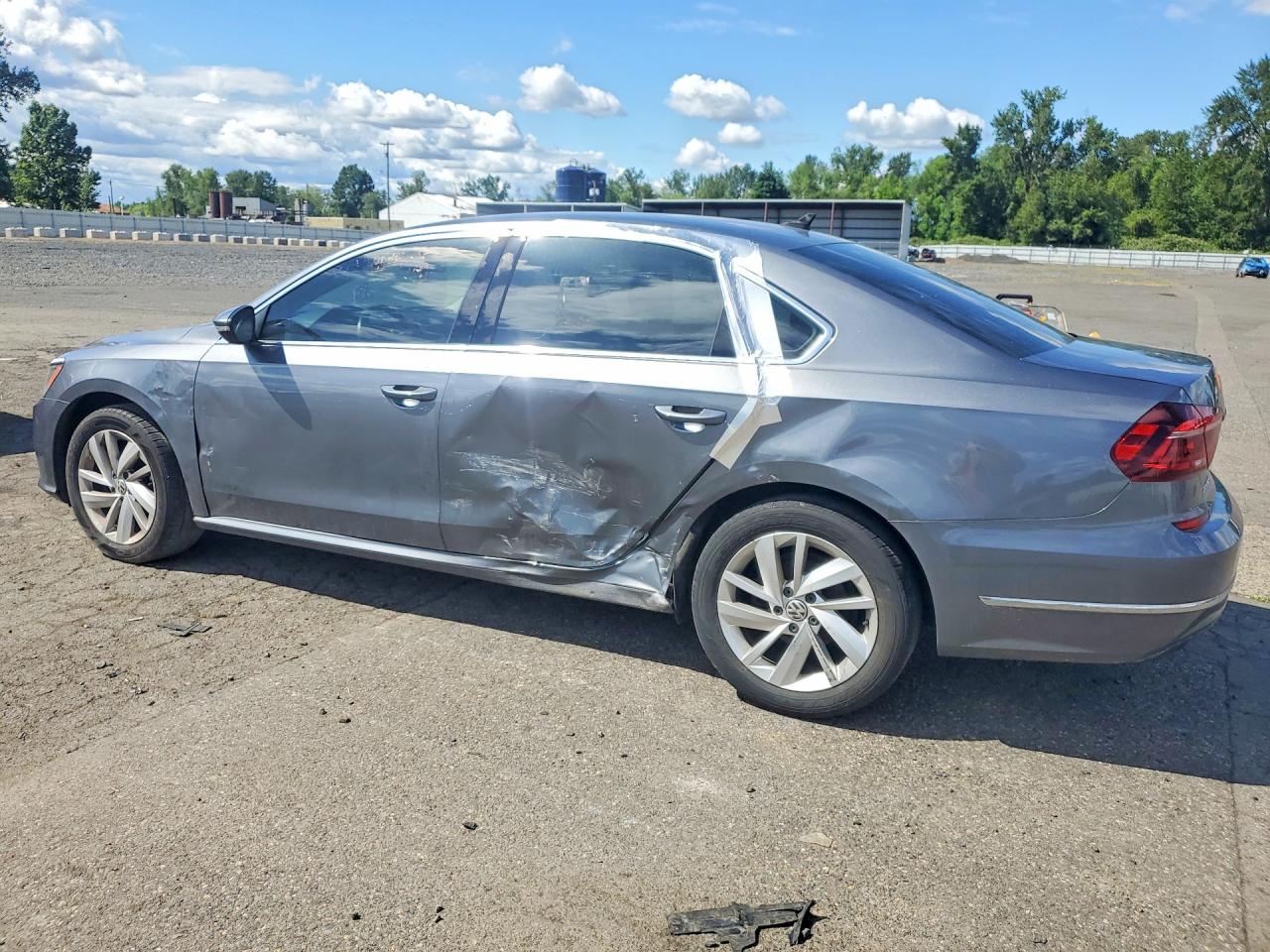 2018 VOLKSWAGEN PASSAT