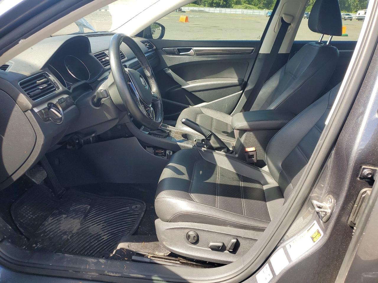 2018 VOLKSWAGEN PASSAT