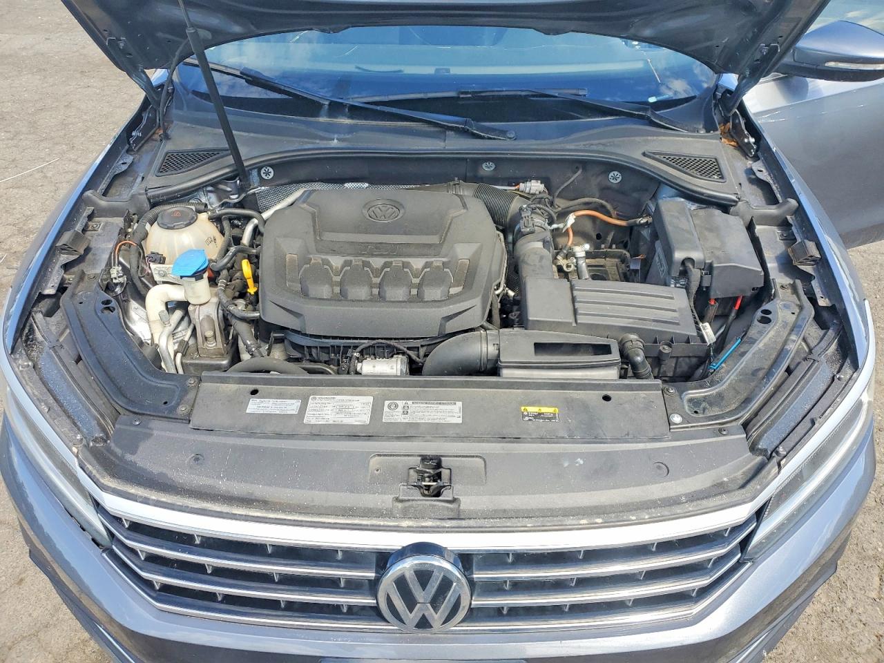2018 VOLKSWAGEN PASSAT