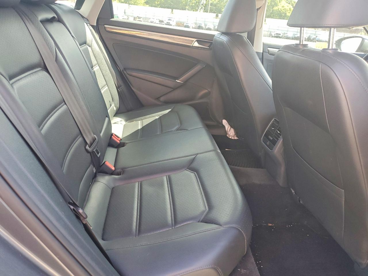 2018 VOLKSWAGEN PASSAT