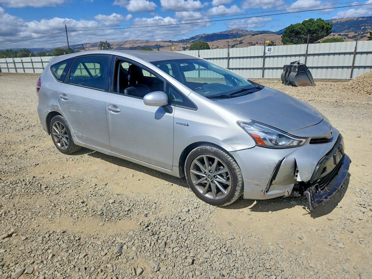 2016 TOYOTA PRIUS
