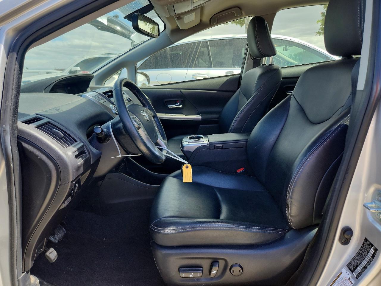 2016 TOYOTA PRIUS