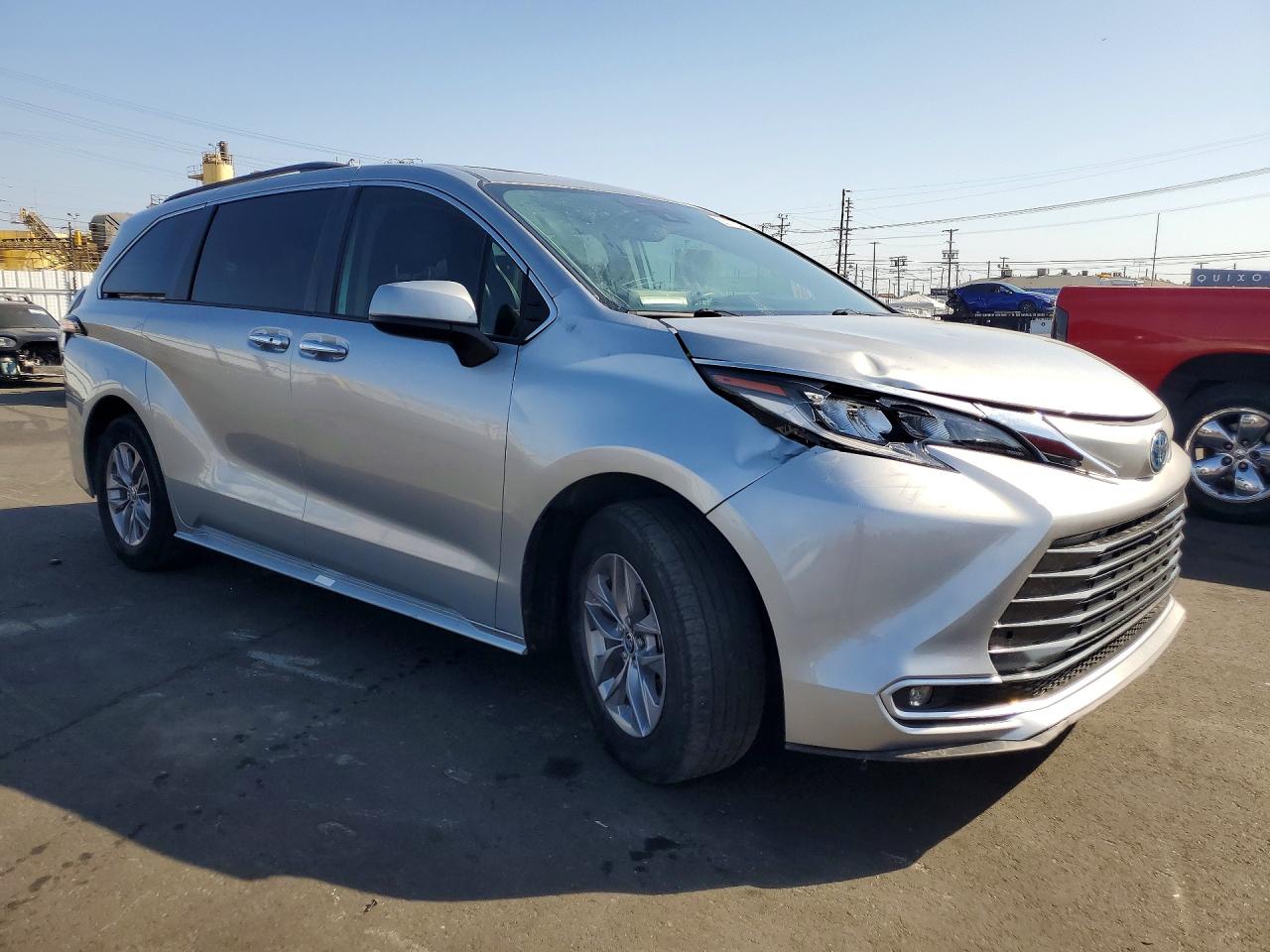 2022 TOYOTA SIENNA