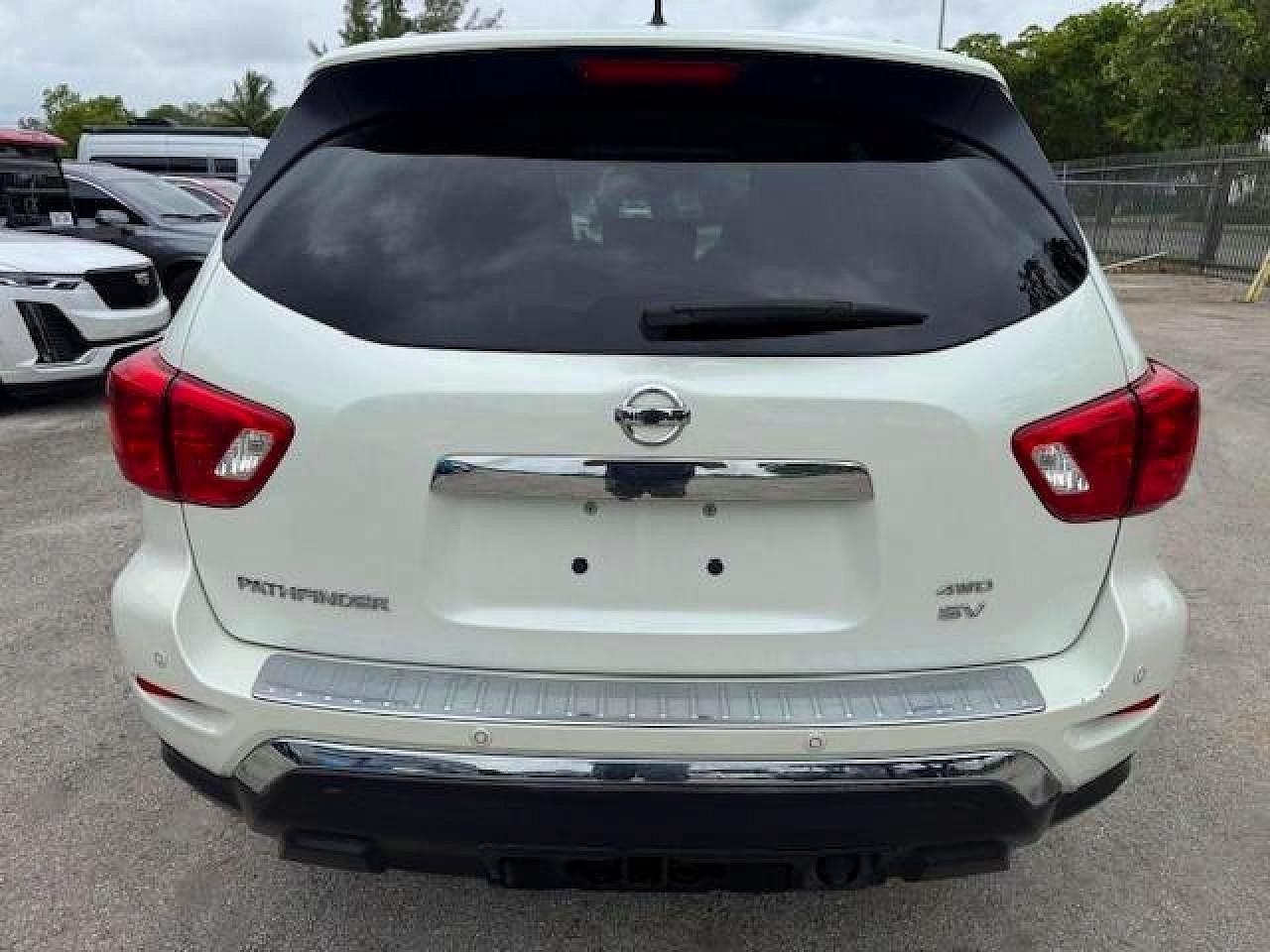 2017 NISSAN PATHFINDER