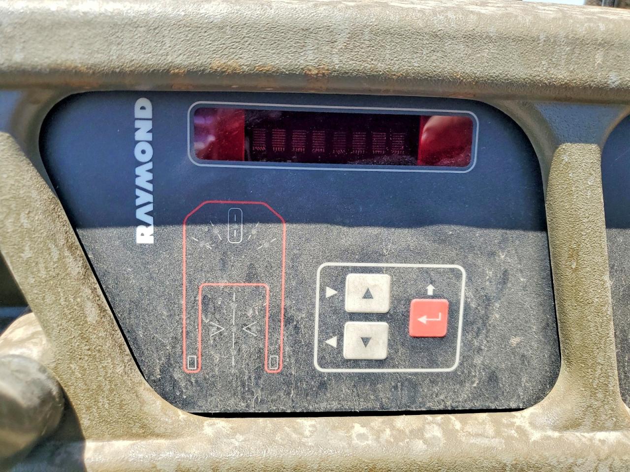 2009 RAYMOND MPV