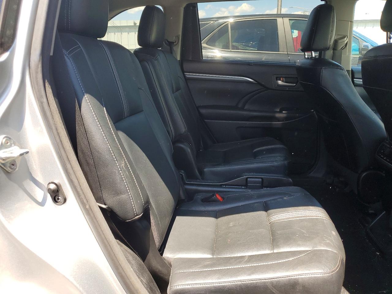 2017 TOYOTA HIGHLANDER