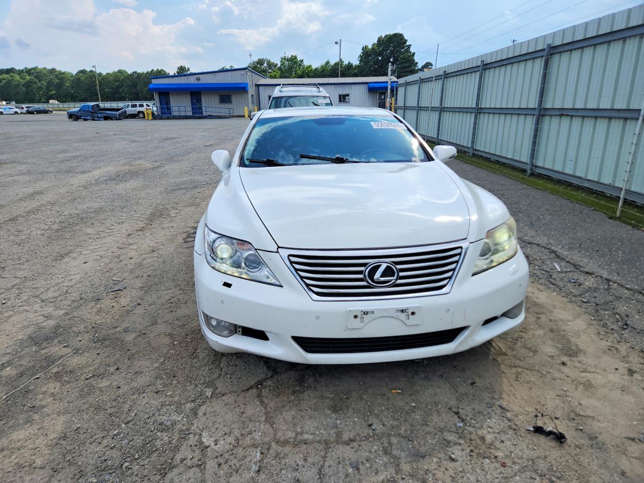 2011 LEXUS LS460