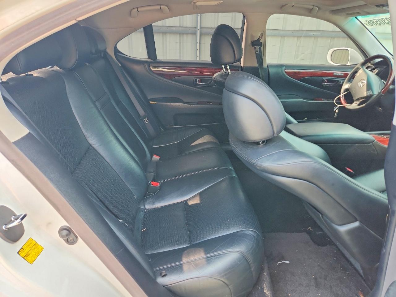 2011 LEXUS LS460