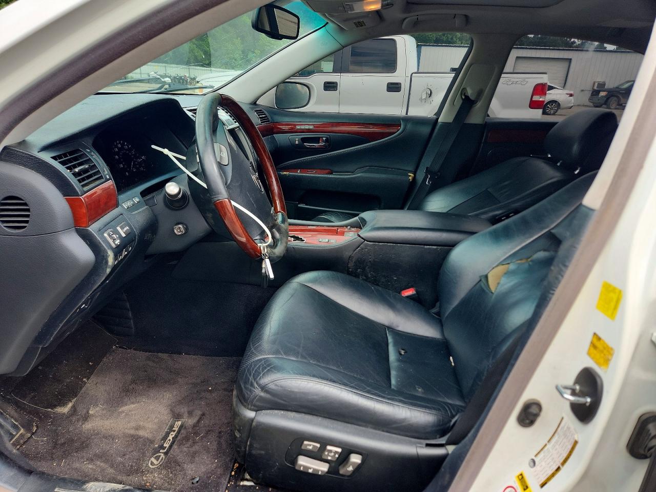 2011 LEXUS LS460