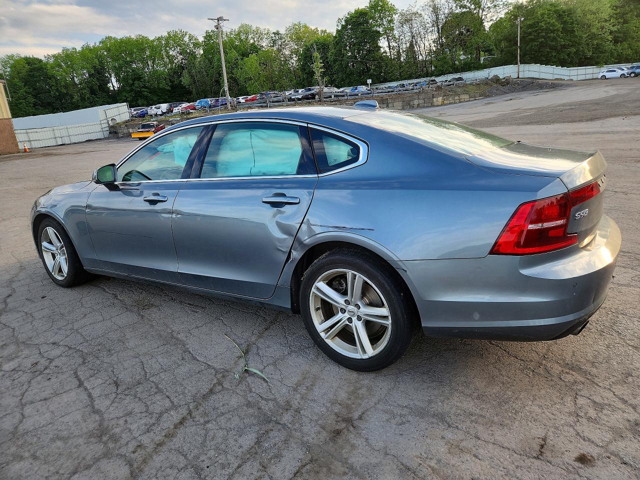 2018 VOLVO S90