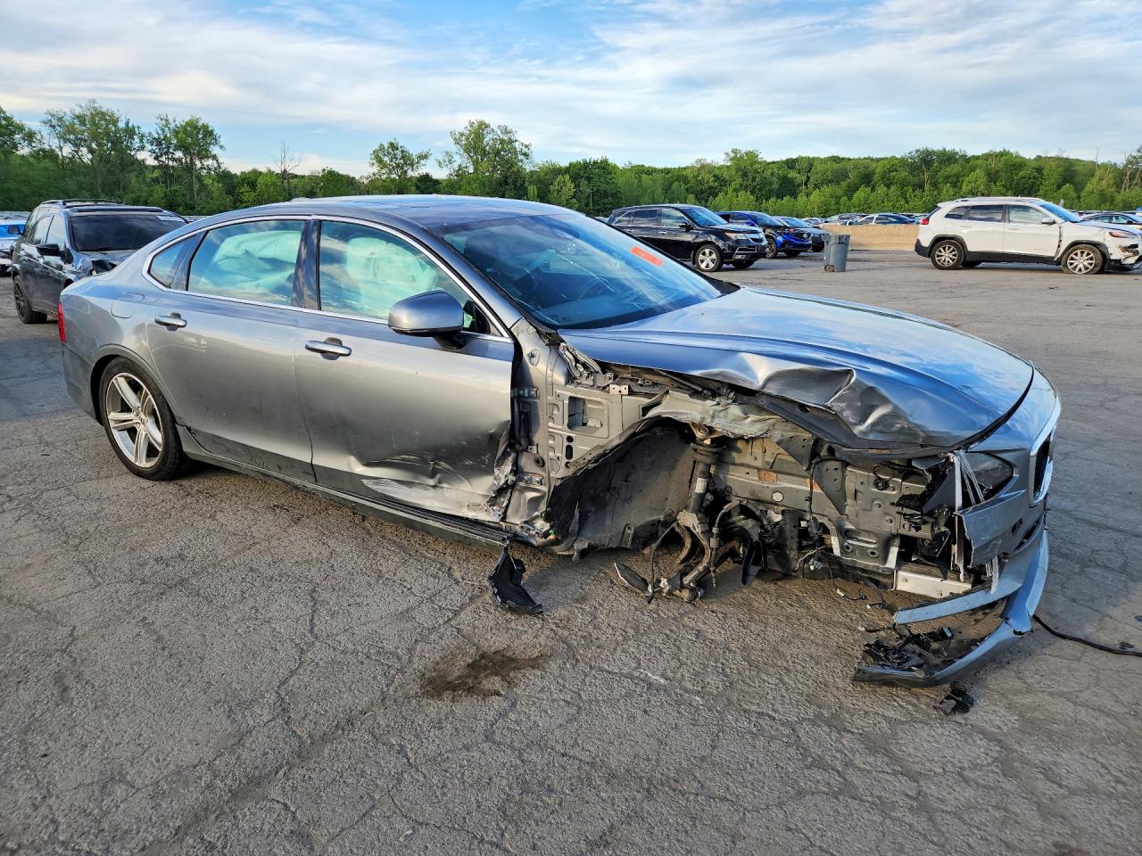 2018 VOLVO S90