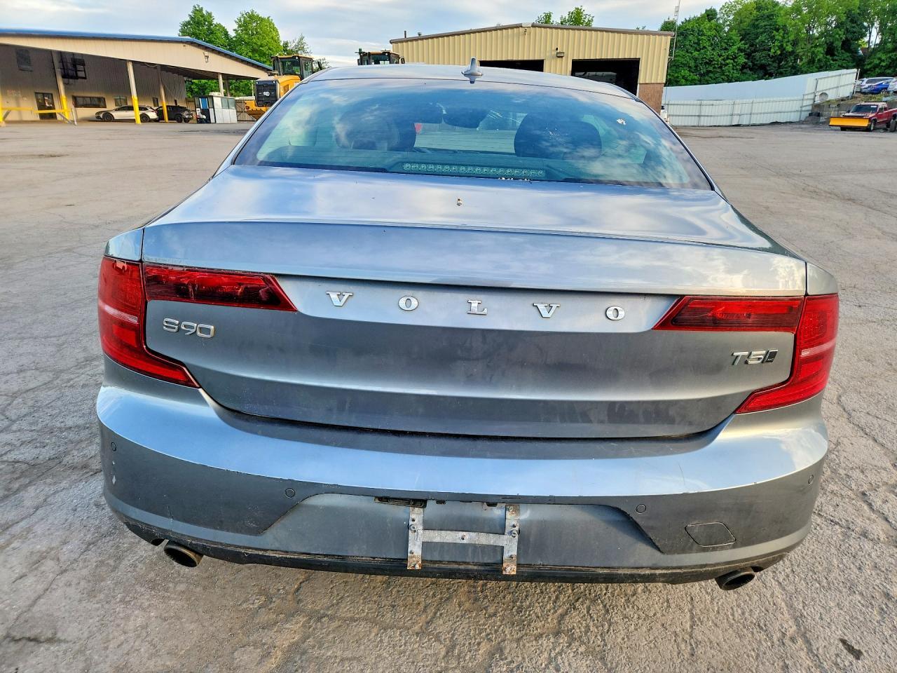 2018 VOLVO S90