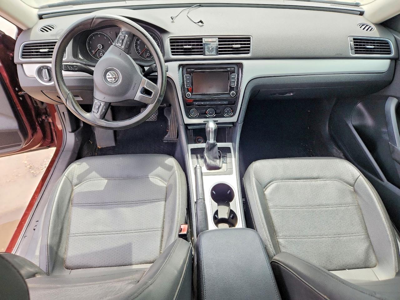 2013 VOLKSWAGEN PASSAT