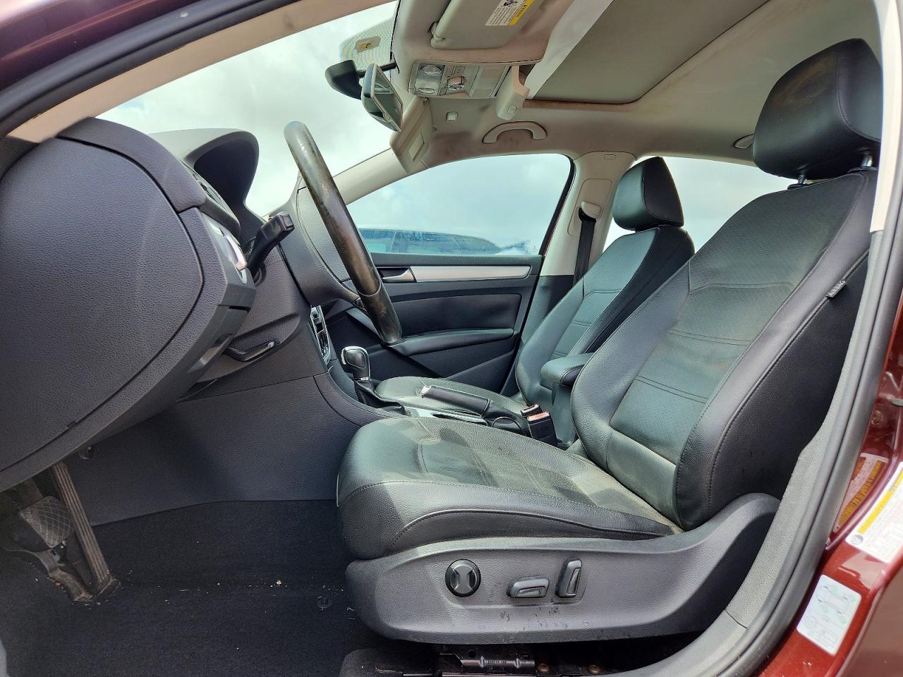 2013 VOLKSWAGEN PASSAT