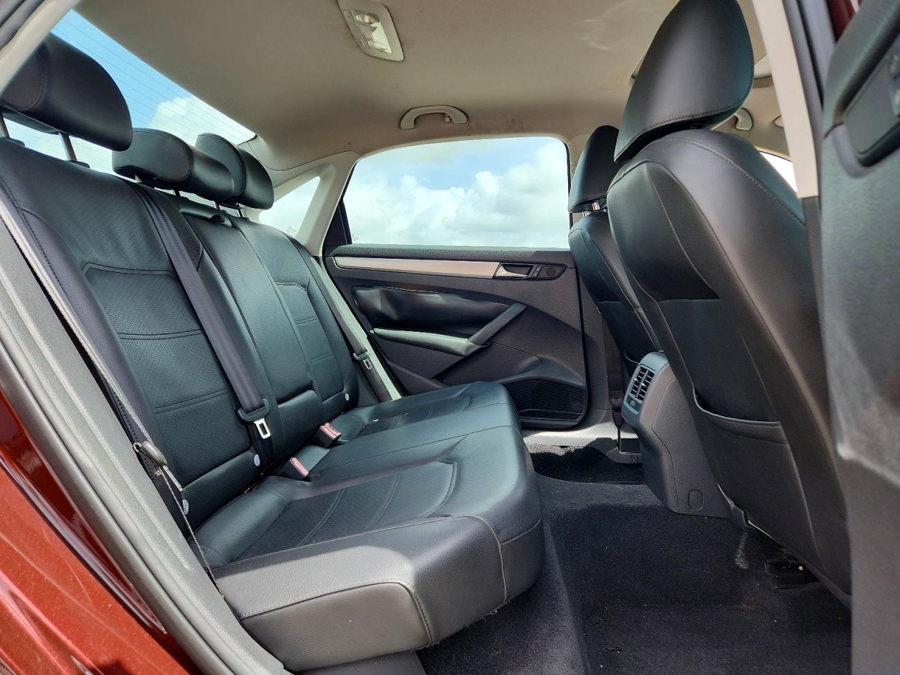 2013 VOLKSWAGEN PASSAT