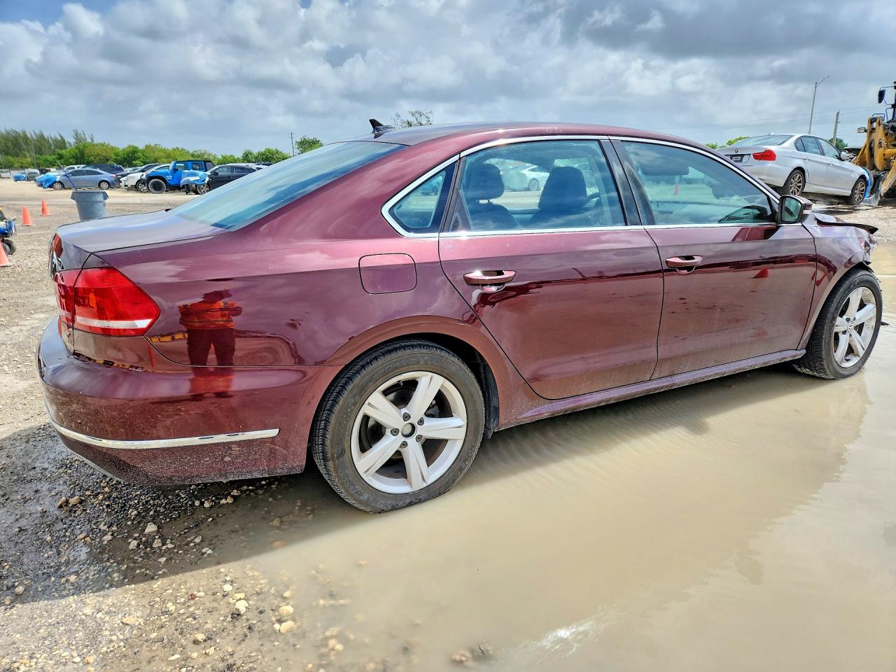 2013 VOLKSWAGEN PASSAT