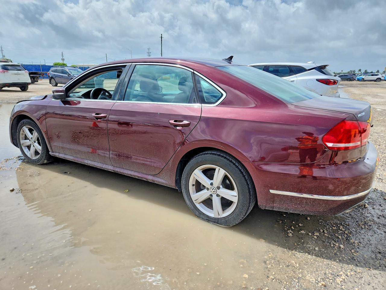 2013 VOLKSWAGEN PASSAT