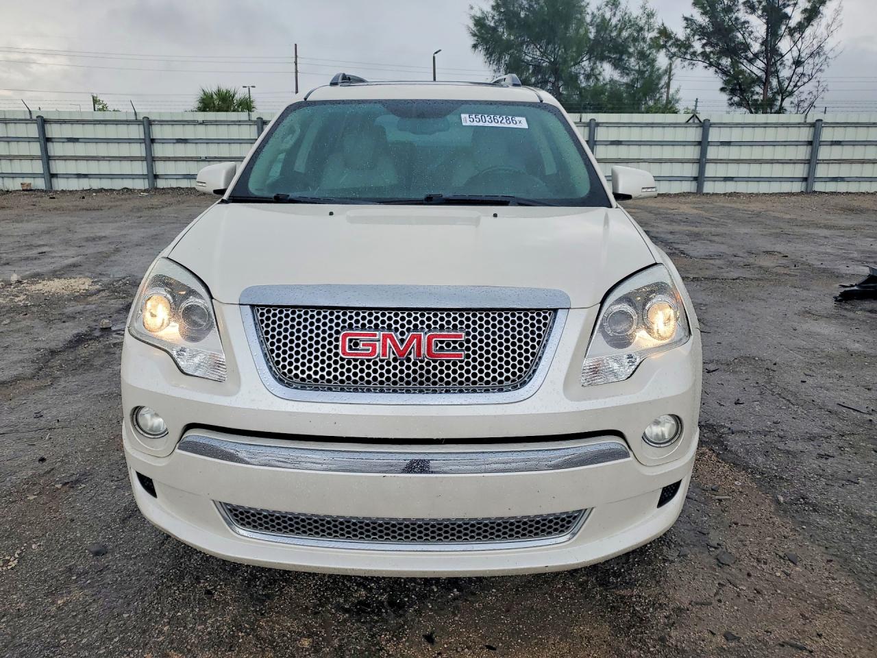 2011 GMC ACADIA DEN