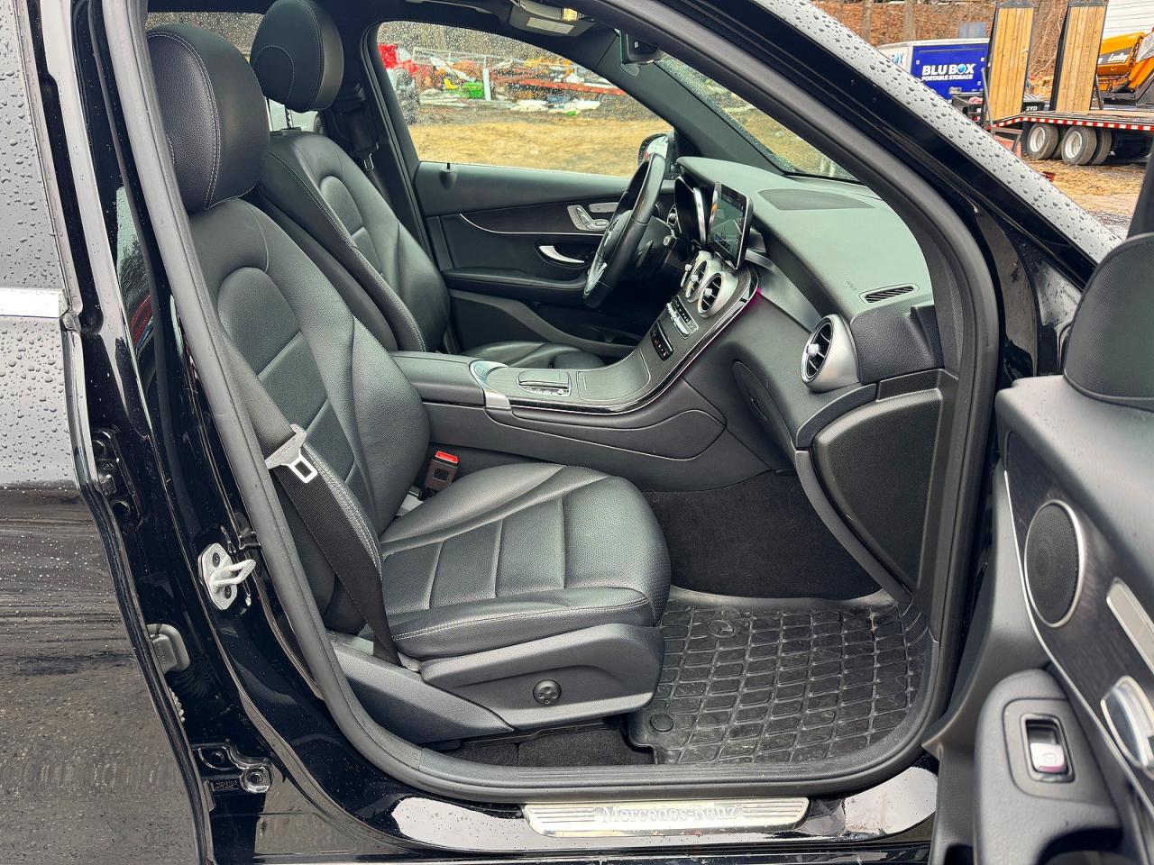 2022 MERCEDES-BENZ GLC-CLASS