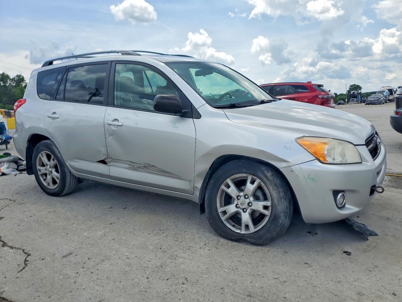2011 TOYOTA RAV4