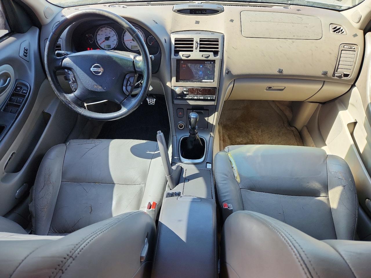 2002 NISSAN MAXIMA