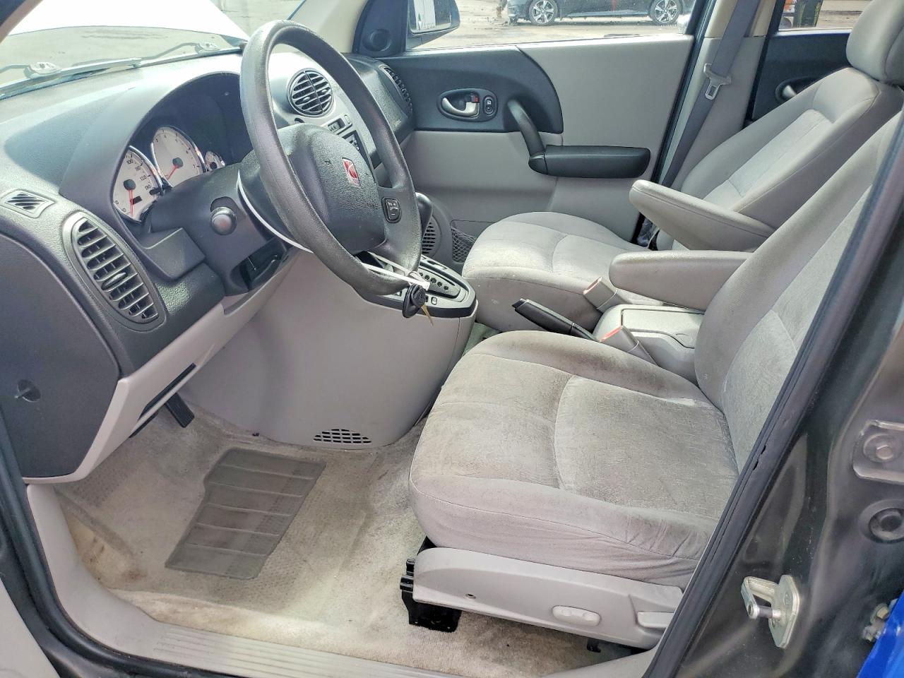 2004 SATURN VUE