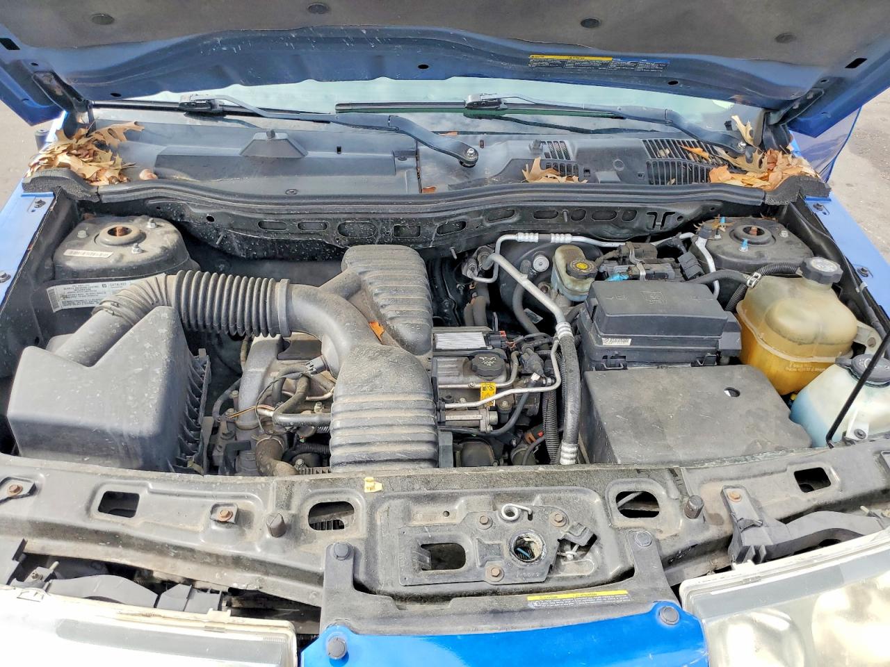 2004 SATURN VUE