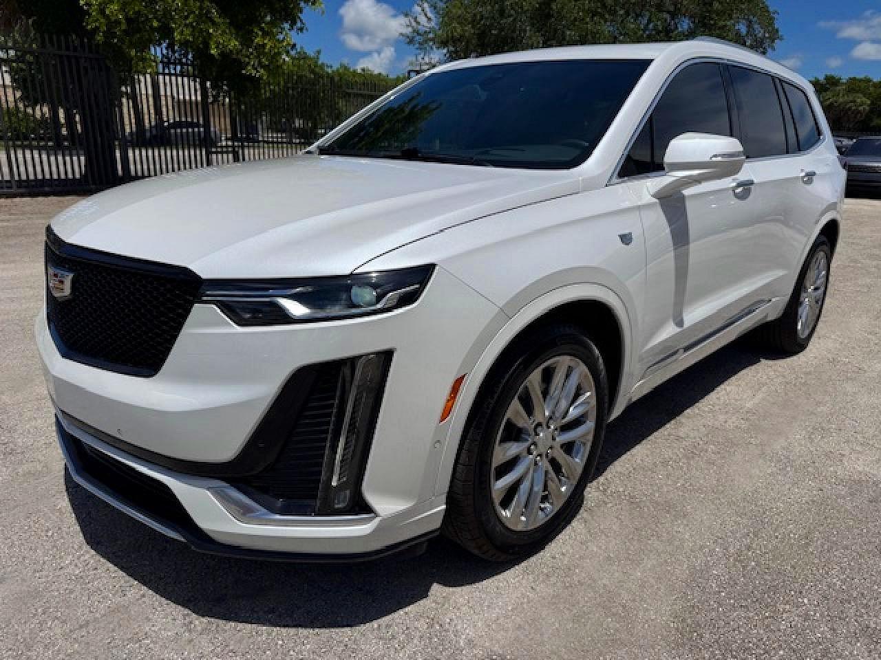 2021 CADILLAC XT6
