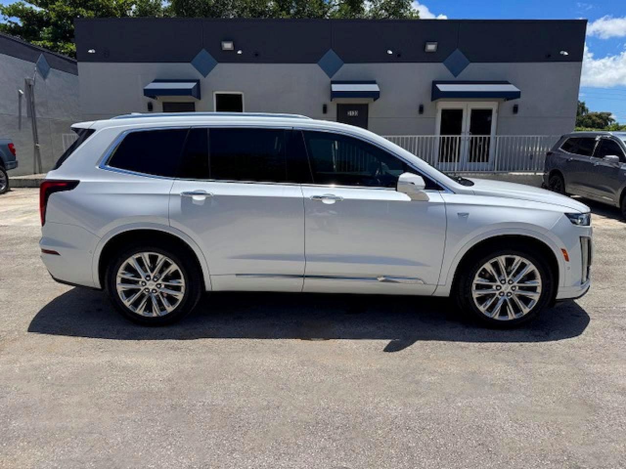 2021 CADILLAC XT6