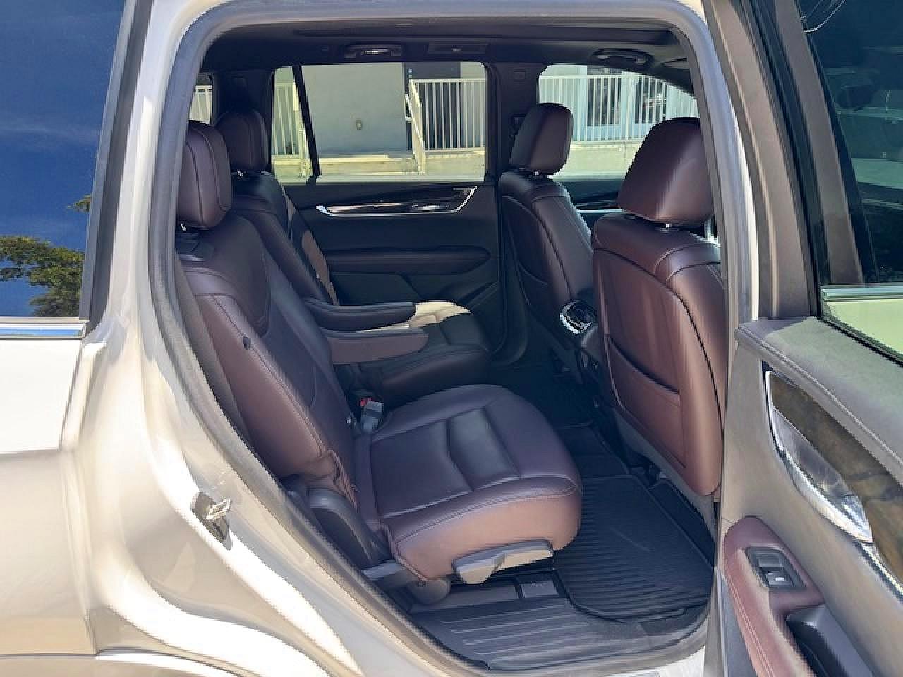 2021 CADILLAC XT6