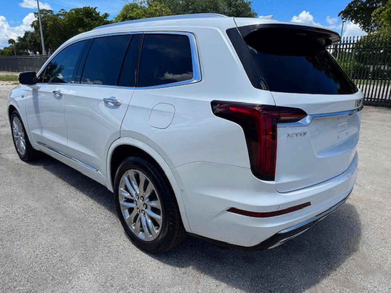 2021 CADILLAC XT6