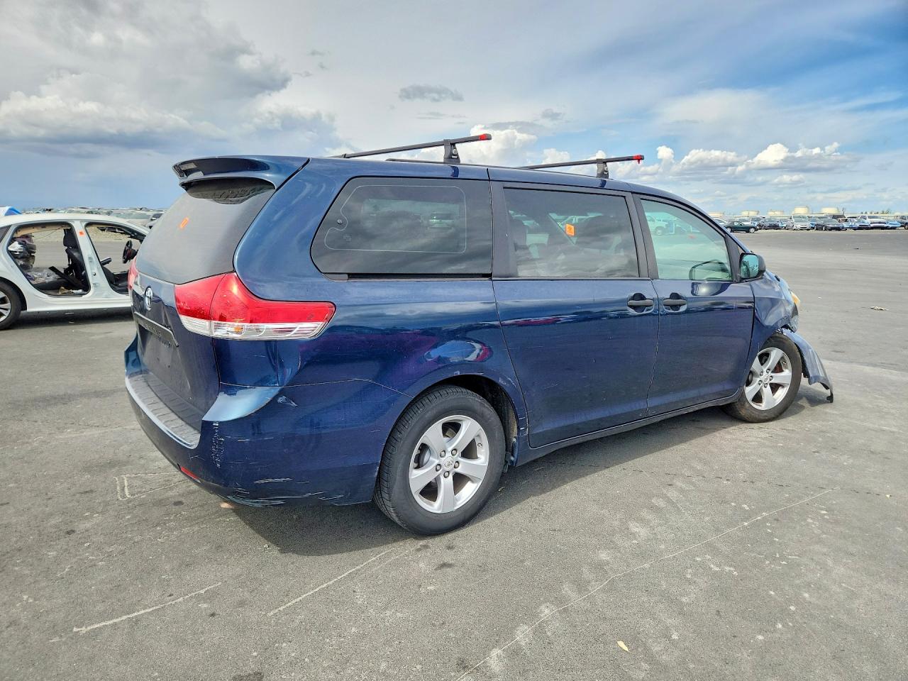 2012 TOYOTA SIENNA