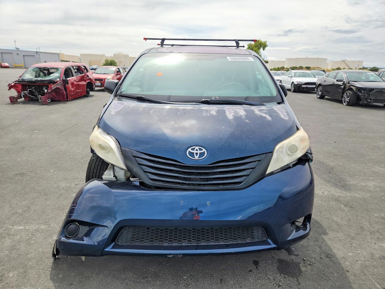 2012 TOYOTA SIENNA