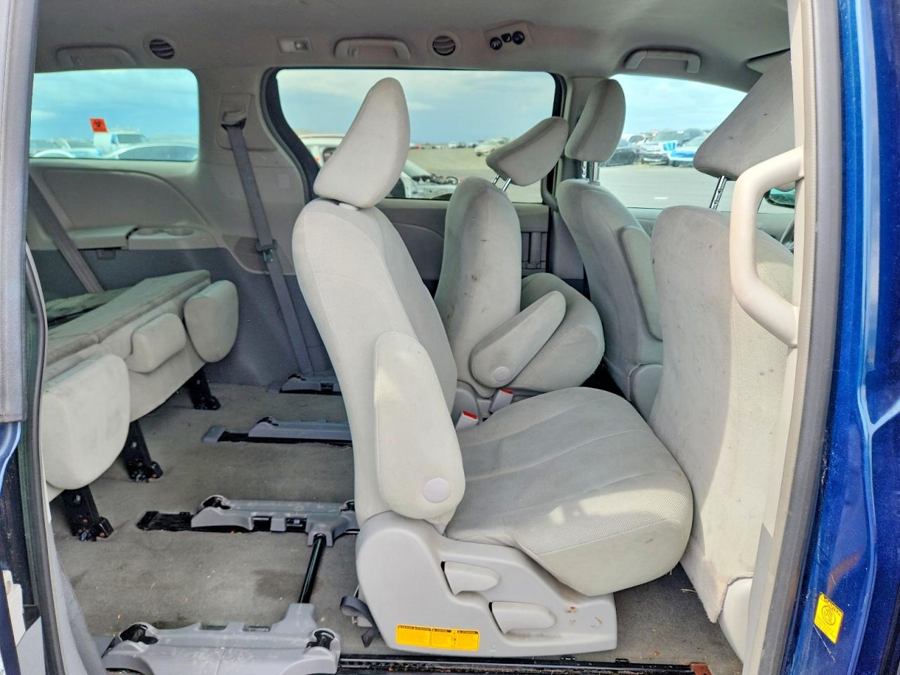 2012 TOYOTA SIENNA