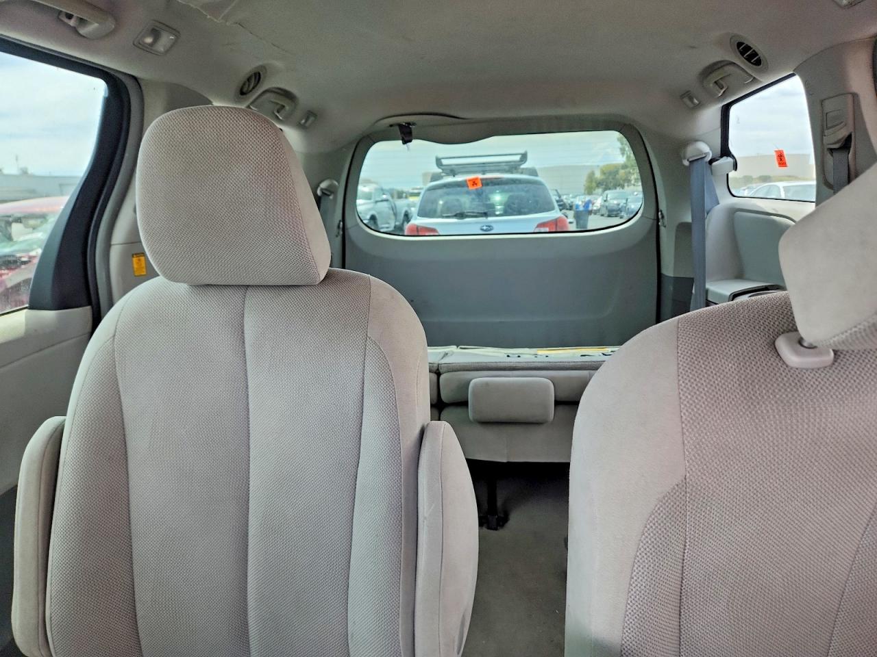 2012 TOYOTA SIENNA