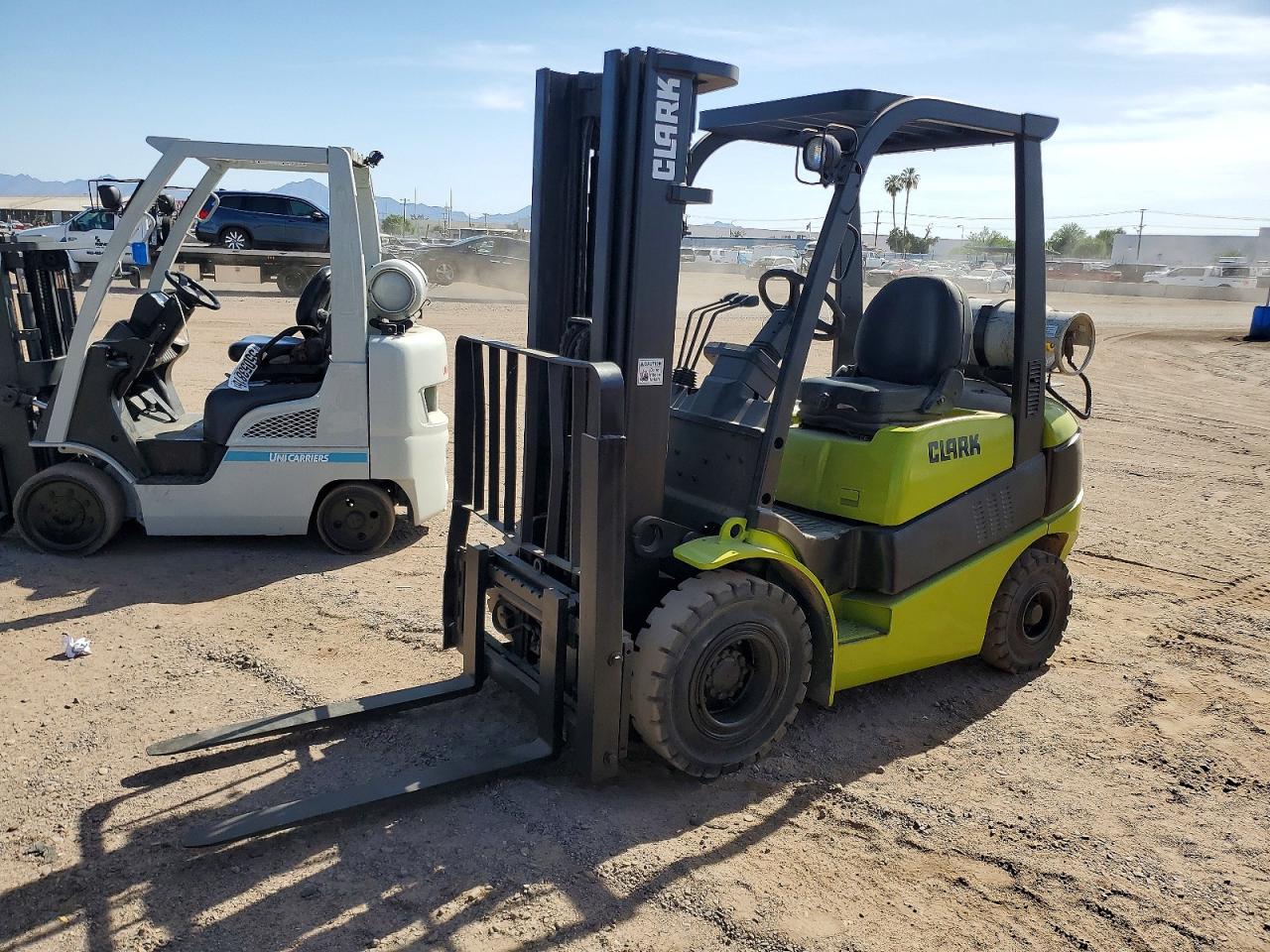 2013 CLARK FORKLIFT