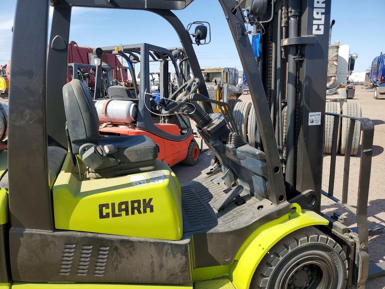 2013 CLARK FORKLIFT