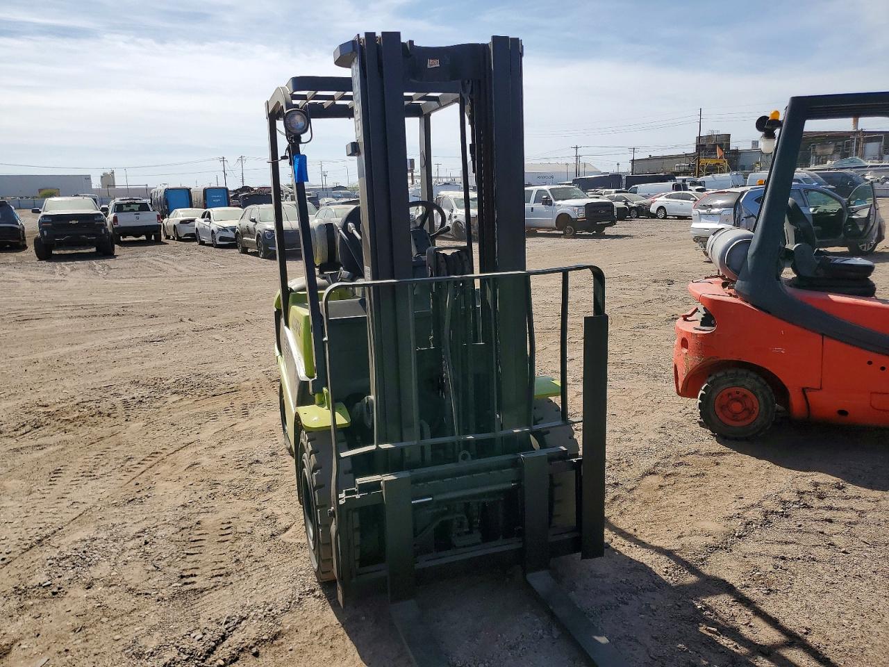 2013 CLARK FORKLIFT